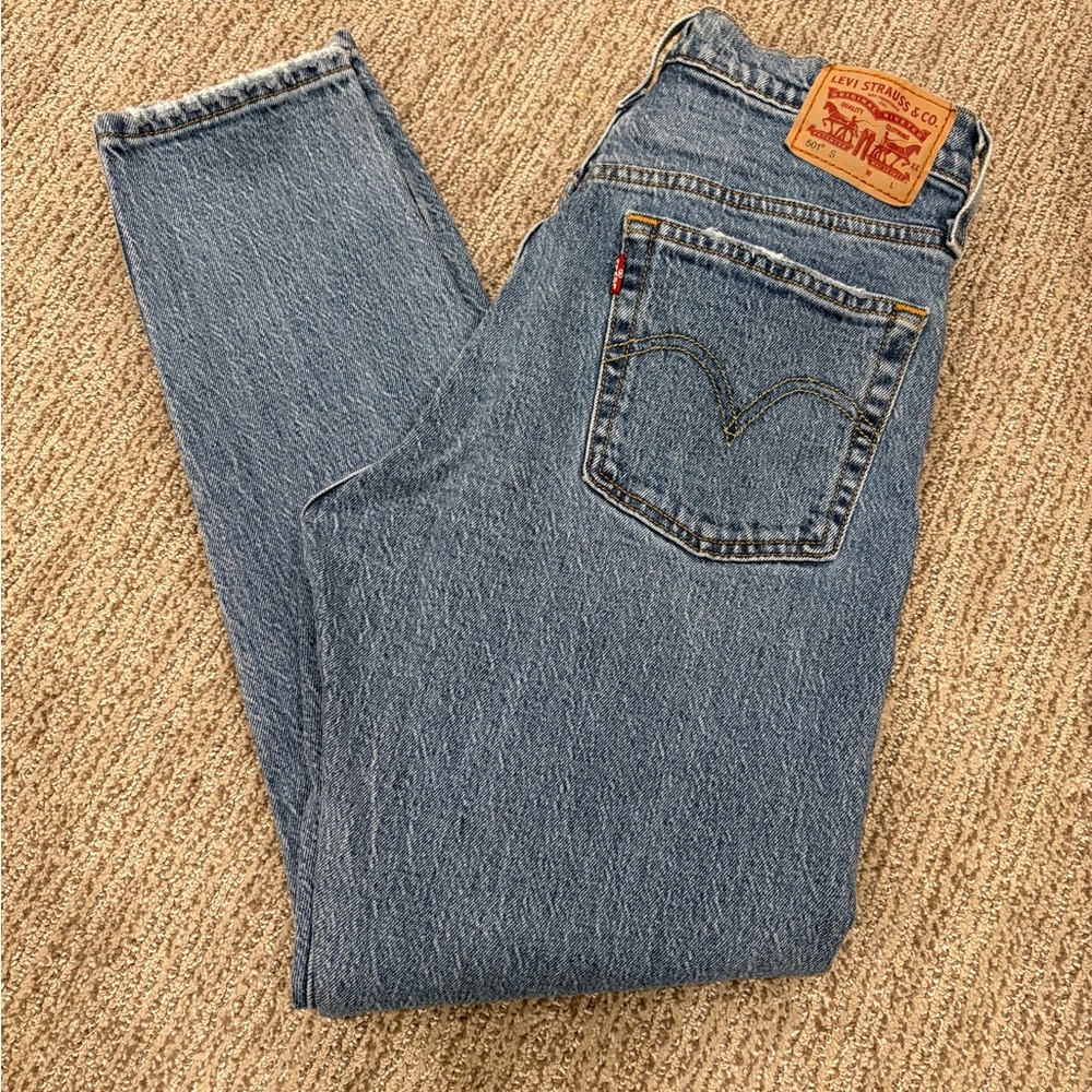 Levi's Classic Straight women’s Jeans in Denim Blue